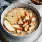 Apfel und Zimt Porridge – Genial einfach & gesund First Image First Image