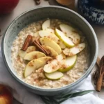 Apfel und Zimt Porridge – Genial einfach & gesund First Image First Image