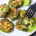 Brokkoli-Taler mit Parmesan – ein gesunder Snack First Image First Image