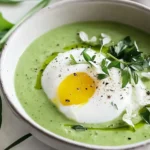 Bärlauchsuppe mit pochiertem Ei – Bestes cremiges Rezept First Image First Image