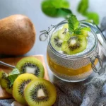Chia Bowl mit SunGold Kiwi im Einmachglas to go First Image First Image