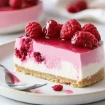No Bake Himbeer Cheesecake mit Schmand und weißer Schokolade – Einfach und Lecker First Image First Image